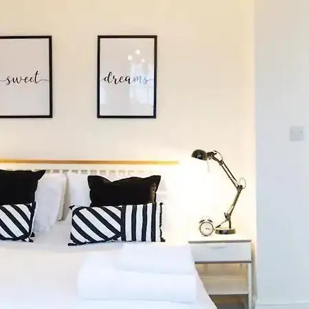 Kingsdown 2 Bed דירה *