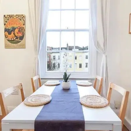 Kingsdown 2 Bed Апартаменти Бристоль